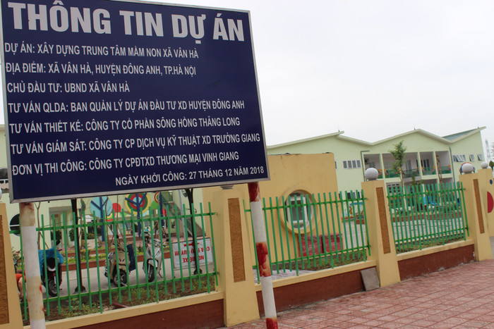 Dự án xây dựng Trường mầm non xã Vân Hà bị nghi rút ruột, thi công ẩu, nhưng lãnh đạo xã Vân Hà, lãnh đạo huyện Đông Anh im lặng một cách khó hiểu. Ảnh: Vũ Phương. Dự án xây dựng Trường mầm non xã Vân Hà bị nghi rút ruột, thi công ẩu, nhưng lãnh đạo xã Vân Hà, lãnh đạo huyện Đông Anh im lặng một cách khó hiểu. Ảnh: Vũ Phương.
