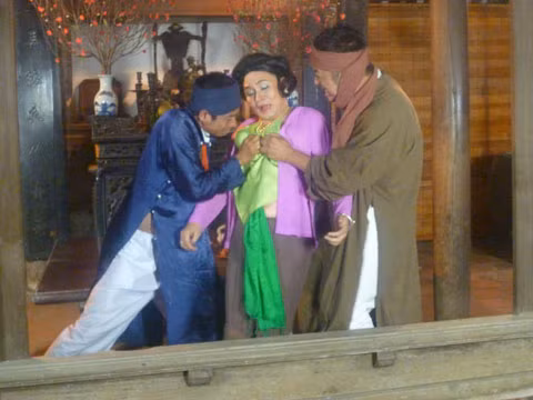 Cảnh "nhạy cảm" cuối cùng trong tiểu phẩm Thị Hến kén chồng.