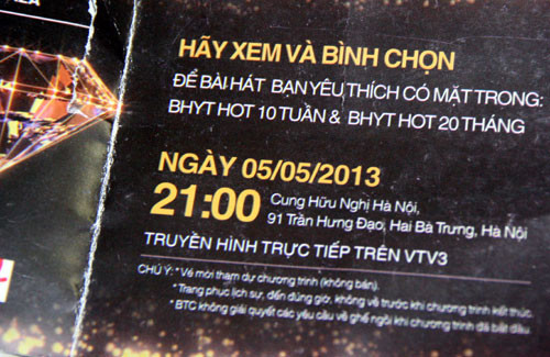 Phần chú ý trong giấy mời Bài hát yêu thích yêu cầu khán giả không về trước khi chương trình kết thúc. Phần chú ý trong giấy mời Bài hát yêu thích yêu cầu khán giả không về trước khi chương trình kết thúc.