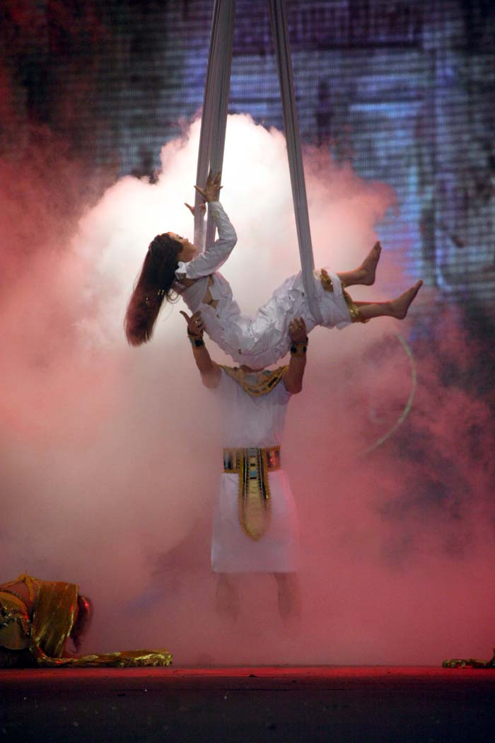 Tối 24/6, Minh Hằng và Trương Nam Thành có sự kết hợp hết sức bất ngờ trong đêm chung kết Siêu mẫu Việt Nam.