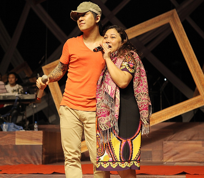 Siu Black và Tuấn Hưng là hai chị em thân thiết. Siu Black và Tuấn Hưng là hai chị em thân thiết.