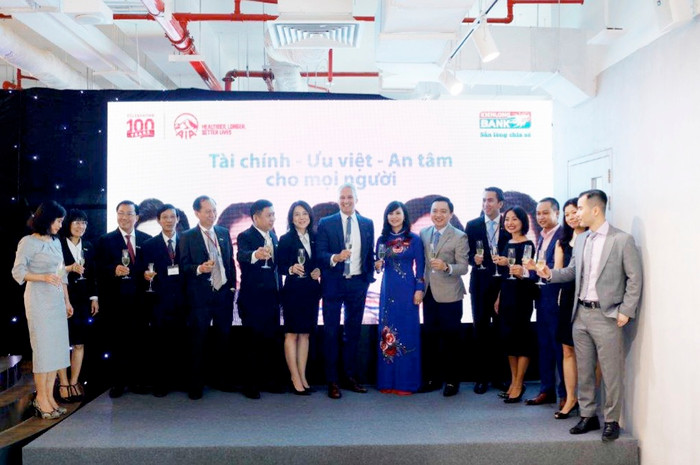 Đại diện AIA Việt Nam và Kienlongbank tại Lễ ký kết Đại diện AIA Việt Nam và Kienlongbank tại Lễ ký kết