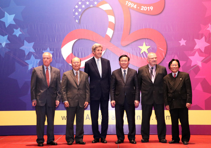 Phó Thủ tướng Vương Đình Huệ cùng các đại biểu dự buổi gặp mặt. Ảnh: VGP Phó Thủ tướng Vương Đình Huệ cùng các đại biểu dự buổi gặp mặt. Ảnh: VGP