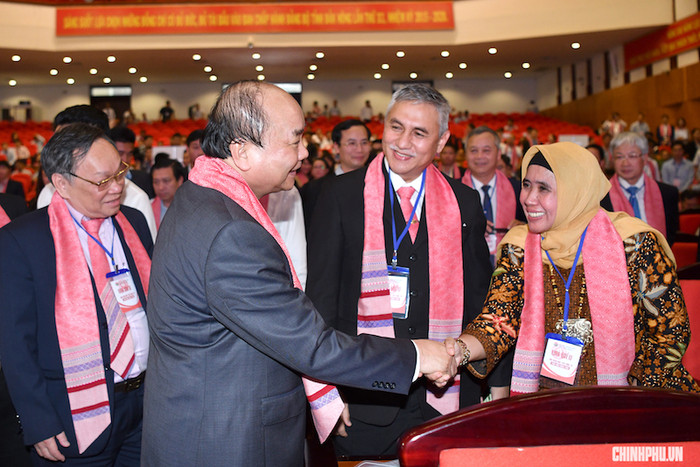 Thủ tướng Nguyễn Xuân Phúc và các đại biểu. Ảnh: Chinhphu.vn Thủ tướng Nguyễn Xuân Phúc và các đại biểu. Ảnh: Chinhphu.vn