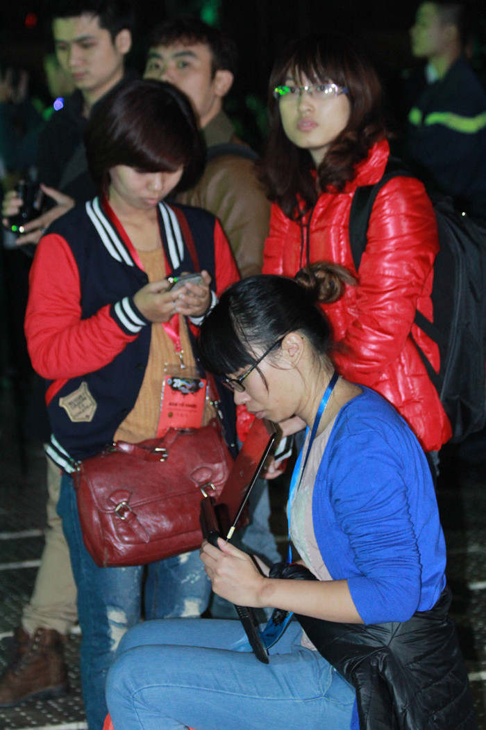 Tranh thủ kiểm tra lại máy móc trước khi tác nghiệp.