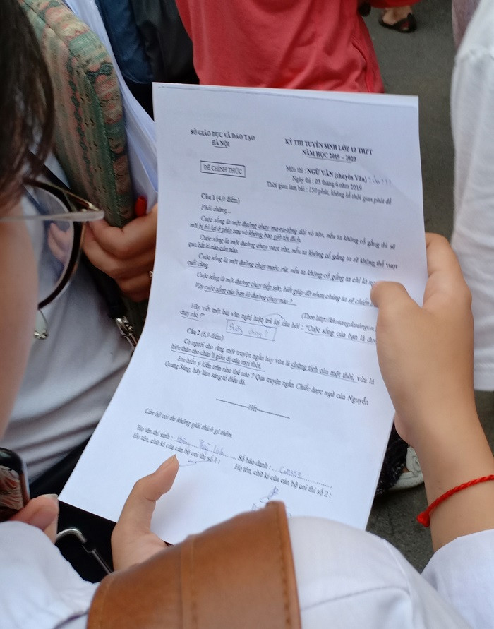 Đề thi Ngữ Văn được đánh giá hay và sâu sắc (Ảnh: Vũ Ninh) Đề thi Ngữ Văn được đánh giá hay và sâu sắc (Ảnh: Vũ Ninh)