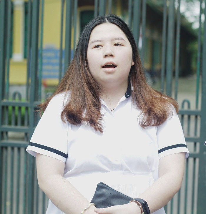 Em Nguyễn Tâm Anh đánh giá đề thi tiếng Anh khá dễ, không khó để lấy điểm 8 (Ảnh: Vũ Ninh)