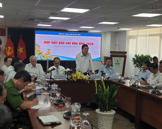 Chủ tịch Ủy ban nhân dân Thành phố Hồ Chí Minh Nguyễn Thành Phong phát biểu tại buổi gặp gỡ (ảnh: P.L) Chủ tịch Ủy ban nhân dân Thành phố Hồ Chí Minh Nguyễn Thành Phong phát biểu tại buổi gặp gỡ (ảnh: P.L)