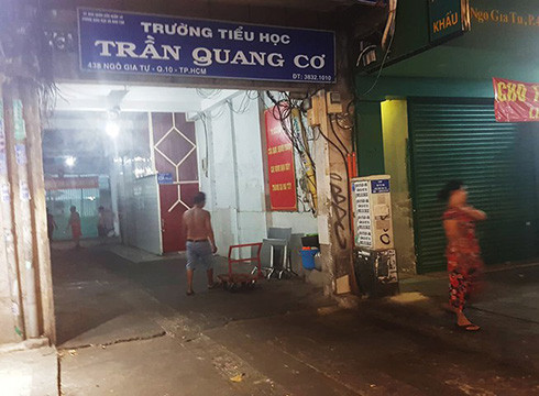 Trường tiểu học Trần Quang Cơ, quận 10, Thành phố Hồ Chí Minh (ảnh: Báo PLTPHCM) Trường tiểu học Trần Quang Cơ, quận 10, Thành phố Hồ Chí Minh (ảnh: Báo PLTPHCM)