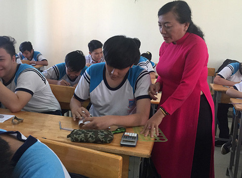 Giáo viên công lập ở Thành phố Hồ Chí Minh sẽ được chi quà tết trị giá 1,5 triệu đồng/người (ảnh minh họa, nguồn: Báo Người Lao động) Giáo viên công lập ở Thành phố Hồ Chí Minh sẽ được chi quà tết trị giá 1,5 triệu đồng/người (ảnh minh họa, nguồn: Báo Người Lao động)
