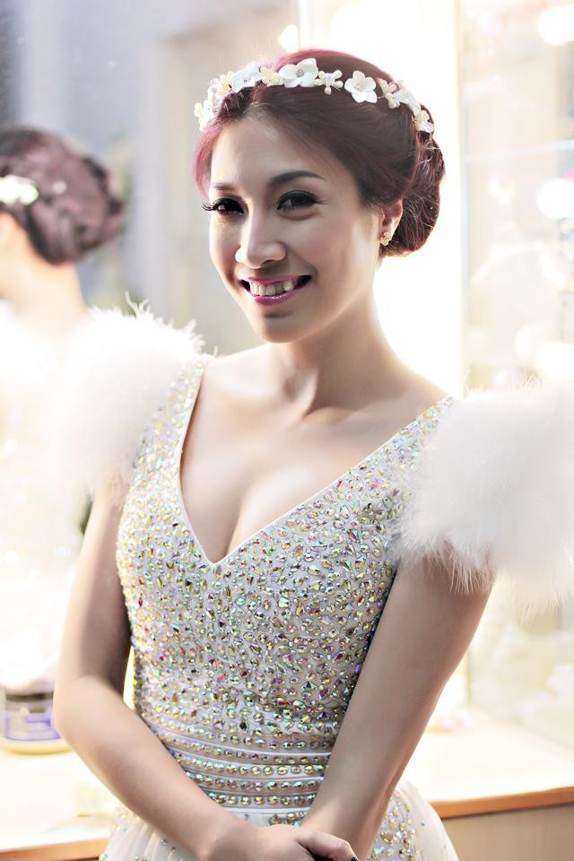 Pha Lê từng dính vụ lùm xùm là người tình của cầu thủ Công Vinh Pha Lê từng dính vụ lùm xùm là người tình của cầu thủ Công Vinh