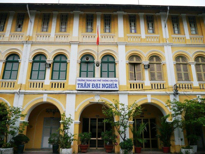 Trường trung học phổ thông chuyên Trần Đại Nghĩa, quận 1, Thành phố Hồ Chí Minh (ảnh: nguồn Hội phụ huynh nhà trường) Trường trung học phổ thông chuyên Trần Đại Nghĩa, quận 1, Thành phố Hồ Chí Minh (ảnh: nguồn Hội phụ huynh nhà trường)