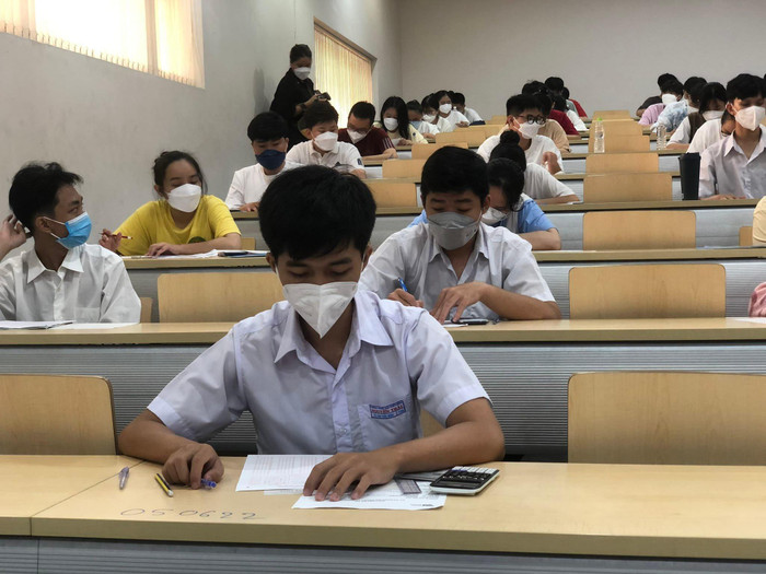 Thí sinh tham dự kỳ thi Đánh giá năng lực đợt 1 vào ngày 27/3 (ảnh: P.L) Thí sinh tham dự kỳ thi Đánh giá năng lực đợt 1 vào ngày 27/3 (ảnh: P.L)