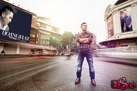 "Tôi là người sống trầm, nghe nhiều hơn nói, tôi hiền nhưng không lành vì tôi biết khi nào thì cần phải lên tiếng", anh nói thêm. (Theo 2Sao) "Tôi là người sống trầm, nghe nhiều hơn nói, tôi hiền nhưng không lành vì tôi biết khi nào thì cần phải lên tiếng", anh nói thêm. (Theo 2Sao)