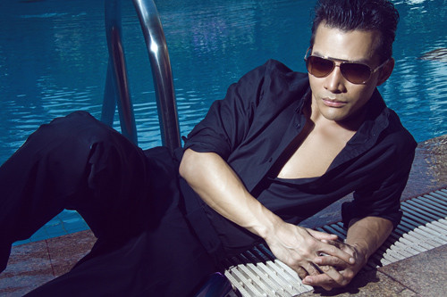 "Đàn ông thích phụ nữ mạnh mẽ nhưng không thích phụ nữ nam tính". "Đàn ông thích phụ nữ mạnh mẽ nhưng không thích phụ nữ nam tính".