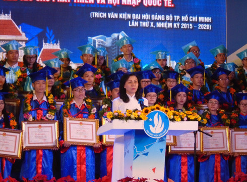 Nữ thủ khoa trường y, đạt thành tích cao với bí quyết học “thử yêu” và “ám thị” ảnh 2 Nữ thủ khoa trường y, đạt thành tích cao với bí quyết học “thử yêu” và “ám thị” ảnh 2