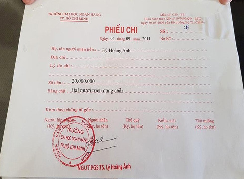 Phiếu chi ngày 6/9/2011, chi 20 triệu đồng nhưng hoàn toàn không ghi lý do chi (ảnh: P.L) Phiếu chi ngày 6/9/2011, chi 20 triệu đồng nhưng hoàn toàn không ghi lý do chi (ảnh: P.L)