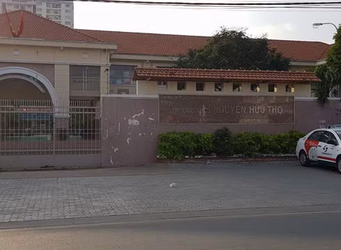 Cả cô T. và cô D. đều hiện là giáo viên của Trường Nguyễn Hữu Thọ, quận 7 (ảnh: P.L)