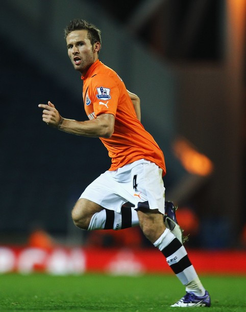 Sau mùa giải đáng nhớ với Lille, Cabaye đã chuyển tới Newcastle. Sau mùa giải đáng nhớ với Lille, Cabaye đã chuyển tới Newcastle.