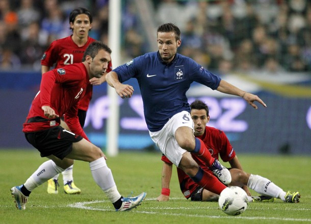 Cabaye được triệu tập vào đội hình ĐT Pháp tham dự vòng loại Euro 2012. Cabaye được triệu tập vào đội hình ĐT Pháp tham dự vòng loại Euro 2012.
