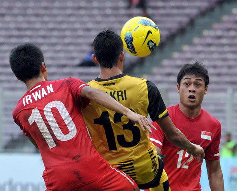 Cơ hội rộng mở cho cả 2 đội bóng láng giềng.