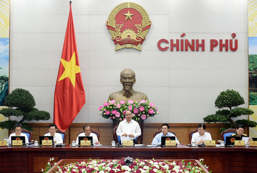Thủ tướng Nguyễn Xuân Phúc phát biểu tại phiên họp Chính phủ thường kỳ tháng 7/2017. (Ảnh: VGP/Quang Hiếu) Thủ tướng Nguyễn Xuân Phúc phát biểu tại phiên họp Chính phủ thường kỳ tháng 7/2017. (Ảnh: VGP/Quang Hiếu)