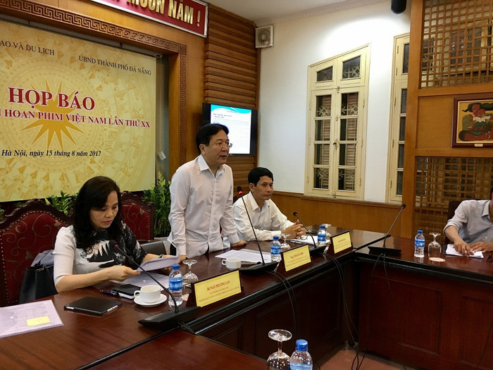 Thứ trưởng Vương Duy Biên phát biểu mở đầu buổi họp báo. (Ảnh: Vương Thủy) Thứ trưởng Vương Duy Biên phát biểu mở đầu buổi họp báo. (Ảnh: Vương Thủy)