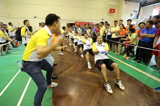 Phần thi kéo co nam