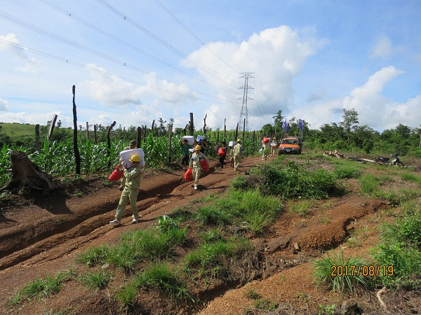 Chi đoàn Truyền tải điện Đắk Lắk phối hợp với Công đoàn Truyền tải điện Đắk Lắk đã tổ chức chương trình trao quà quyên góp ủng hộ cho học sinh và hộ dân của buôn H’Mông gần đường dây 500kV Pleiku 2-Cầu Bông.