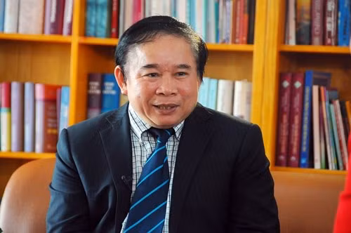 Thứ trưởng Bùi Văn Ga cho rằng những thí sinh có điểm thi cao, đã đăng ký xét tuyển phù hợp chắc chắn trúng tuyển đại học.