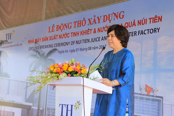 Bà Thái Hương - Chủ tịch Hội đồng Quản trị Tập đoàn TH phát biểu tại lễ khởi công.