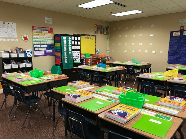 Lớp học phải được chuẩn bị khang trang, sạch đẹp để chào đón ngày phụ huynh và học sinh gặp gỡ giáo viên. Lớp học phải được chuẩn bị khang trang, sạch đẹp để chào đón ngày phụ huynh và học sinh gặp gỡ giáo viên.