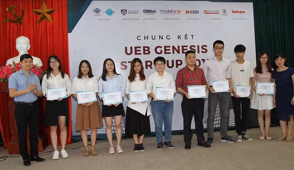 Các đội tuyển xuất sắc tại vòng chung kết cuộc thi “Khởi nghiệp cùng UEB Genesis 2017”. Các đội tuyển xuất sắc tại vòng chung kết cuộc thi “Khởi nghiệp cùng UEB Genesis 2017”.