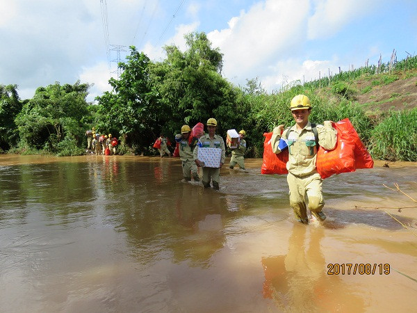 Buôn H’Mông là buôn xa nhất của xã Ea Kiết, tỉnh Đắk Lắk nằm gần khoảng cột 261-262 đường dây 500kV Pleiku 2-Cầu Bông.