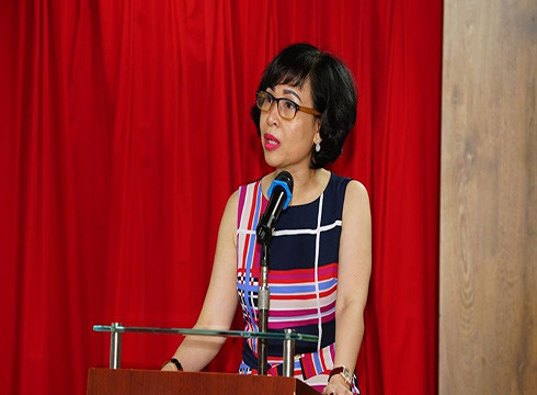 Giáo sư Mai Hồng Quỳ, Hiệu trưởng Trường Đại học Hoa Sen, Thành phố Hồ Chí Minh (ảnh: HSU) Giáo sư Mai Hồng Quỳ, Hiệu trưởng Trường Đại học Hoa Sen, Thành phố Hồ Chí Minh (ảnh: HSU)