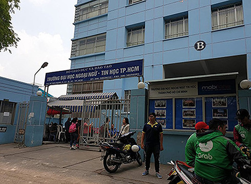 Trường Đại học Ngoại ngữ - Tin học Thành phố Hồ Chí Minh ở đường Sư Vạn Hạnh, quận 10 (ảnh: P.L) Trường Đại học Ngoại ngữ - Tin học Thành phố Hồ Chí Minh ở đường Sư Vạn Hạnh, quận 10 (ảnh: P.L)