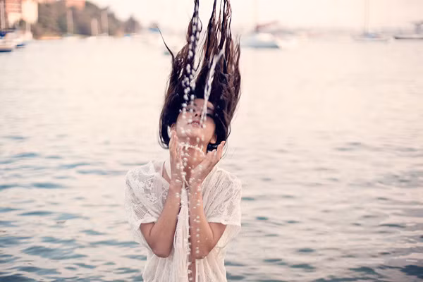 Trong bộ ảnh mới được thực hiện tại Sydney, Australia, người đẹp 14 tuổi sexy, hoang dại và đầy sức sống.