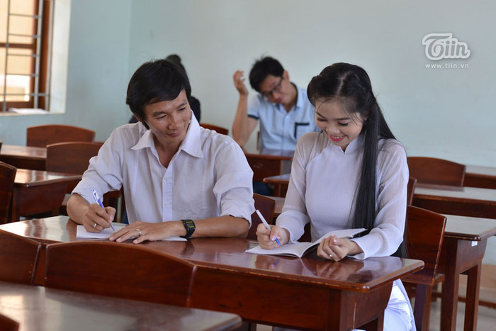 Có những mối tình thầy trò đẹp được mọi người trân trọng. Ảnh minh họa: Tiin.vn