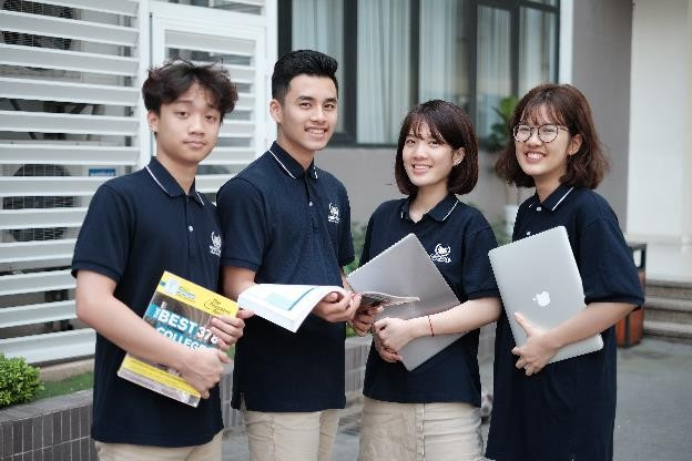 Nguyễn Đức Minh, Trần Văn Hào, Phạm Thị Linh Chi, Hoàng Linh Chi (theo thứ tự từ trái sang) đã xuất sắc giành các suất học bổng giá trị của các trường đại học uy tín tại Mỹ và Thuỵ Sỹ Nguyễn Đức Minh, Trần Văn Hào, Phạm Thị Linh Chi, Hoàng Linh Chi (theo thứ tự từ trái sang) đã xuất sắc giành các suất học bổng giá trị của các trường đại học uy tín tại Mỹ và Thuỵ Sỹ