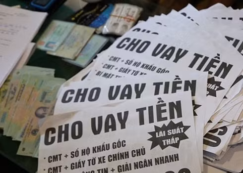 Những chiêu quảng cáo khiến nhiều người nhẹ dạ cả tin rơi vào bẫy tín dụng đen. Ảnh minh hoạ: KT/ VOV