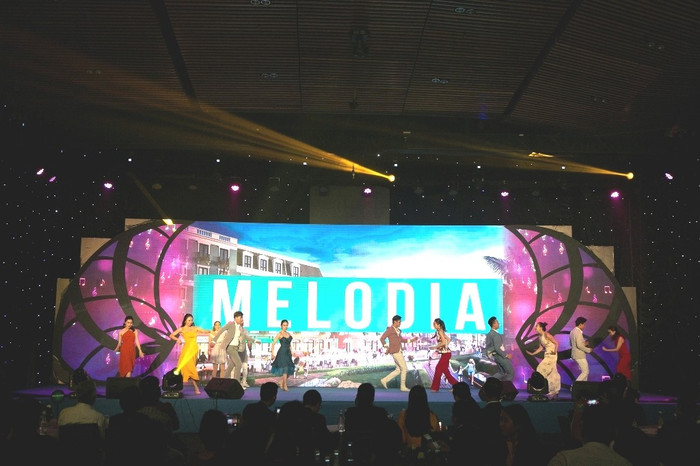 Tiết mục trình diễn nghệ thuật ấn tượng mở màn chương trình