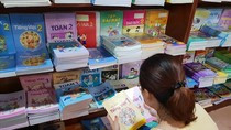 Nên bỏ dòng khuyến cáo "vô duyên" trên sách giáo khoa ảnh 3 Nên bỏ dòng khuyến cáo "vô duyên" trên sách giáo khoa ảnh 3