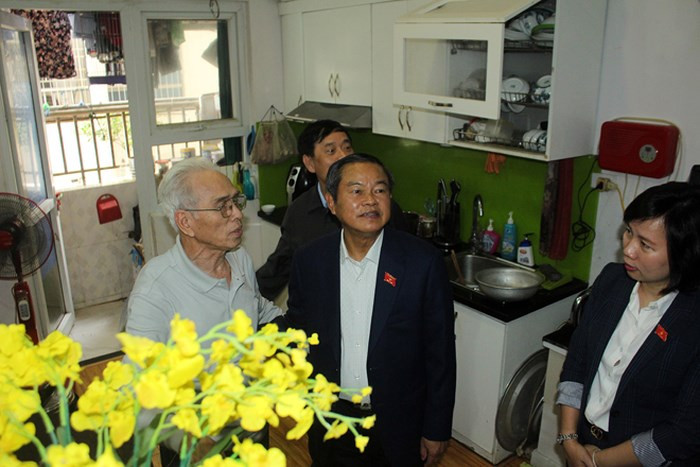 Đoàn giám sát “Việc thực hiện chính sách, pháp luật về phòng cháy, chữa cháy (phòng cháy chữa cháy) giai đoạn 2014 – 2018” của Quốc hội kiểm tra thực tế tại một hộ dân tại Tổ hợp chung cư HH Linh Đàm Đoàn giám sát “Việc thực hiện chính sách, pháp luật về phòng cháy, chữa cháy (phòng cháy chữa cháy) giai đoạn 2014 – 2018” của Quốc hội kiểm tra thực tế tại một hộ dân tại Tổ hợp chung cư HH Linh Đàm