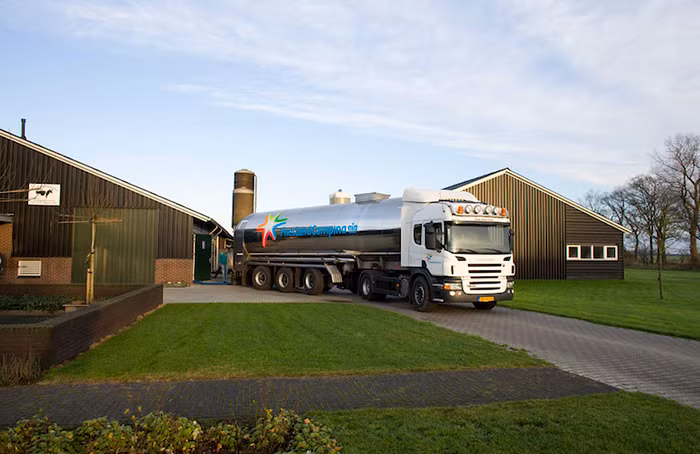 Quy trình sản xuất “từ đồng cỏ đến ly sữa” của Cô Gái Hà Lan đồng nhất tại 100 quốc gia trên thế giới Quy trình sản xuất “từ đồng cỏ đến ly sữa” của Cô Gái Hà Lan đồng nhất tại 100 quốc gia trên thế giới