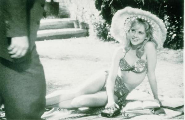 Lolita, phim điện ảnh Anh- Mỹ năm 1962, dựa theo cuốn tiểu thuyết nổi tiếng của nhà văn Nga Vladimir Nabokov , nội dung xung quanh một người đàn ông trung niên trở nên bị ám ảnh tình dục với một cô gái tuổi teen, do có nhiều cảnh tình dục và khiêu dâm nên bị phản ứng nhiều nơi. Do bị kiểm duyệt khắt khe, nhiều nước không cho công chiếu, và ngay tại Anh, Mỹ, khi phim ra mắt cũng bị cắt xén hoặc giới hạn độ tuổi. Dẫu vậy phim được đánh giá cao về nghệ thuật và giành hay được đề cử nhiều giải quan trọng. Lolita, phim điện ảnh Anh- Mỹ năm 1962, dựa theo cuốn tiểu thuyết nổi tiếng của nhà văn Nga Vladimir Nabokov , nội dung xung quanh một người đàn ông trung niên trở nên bị ám ảnh tình dục với một cô gái tuổi teen, do có nhiều cảnh tình dục và khiêu dâm nên bị phản ứng nhiều nơi. Do bị kiểm duyệt khắt khe, nhiều nước không cho công chiếu, và ngay tại Anh, Mỹ, khi phim ra mắt cũng bị cắt xén hoặc giới hạn độ tuổi. Dẫu vậy phim được đánh giá cao về nghệ thuật và giành hay được đề cử nhiều giải quan trọng.