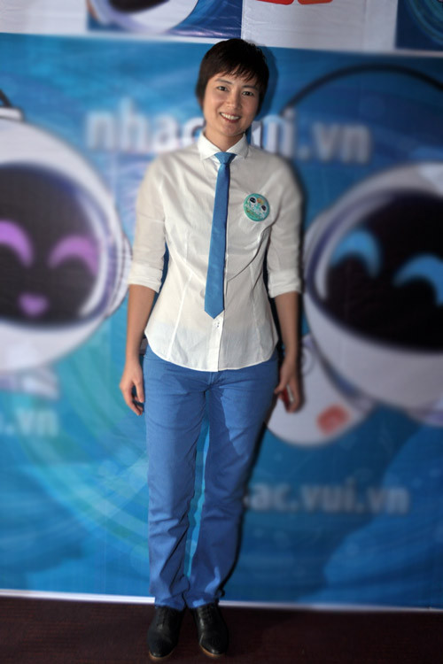 Thời gian qua, Thúy Vinh dính tin đồn có bầu 4 tháng. Cô không trả lời bất kỳ tờ báo nào mà chỉ im lặng, và thường đưa ra lý do đang ở nước ngoài. Vì thế, nhiều trang tin khẳng định, tin đồn cô có bầu là thật. Ảnh: Tuấn Hadex. Thời gian qua, Thúy Vinh dính tin đồn có bầu 4 tháng. Cô không trả lời bất kỳ tờ báo nào mà chỉ im lặng, và thường đưa ra lý do đang ở nước ngoài. Vì thế, nhiều trang tin khẳng định, tin đồn cô có bầu là thật. Ảnh: Tuấn Hadex.