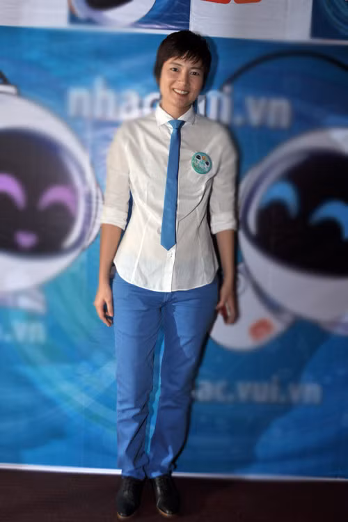 Thời gian qua, Thúy Vinh dính tin đồn có bầu 4 tháng. Cô không trả lời bất kỳ tờ báo nào mà chỉ im lặng, và thường đưa ra lý do đang ở nước ngoài. Vì thế, nhiều trang tin khẳng định, tin đồn cô có bầu là thật. Ảnh: Tuấn Hadex.