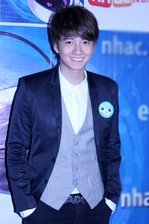 'Gà ruột' của Thúy Vinh - ca sĩ Ngô Kiến Huy. 'Gà ruột' của Thúy Vinh - ca sĩ Ngô Kiến Huy.