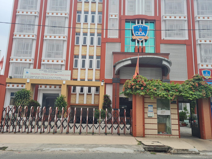 Cơ sở đường Nguyễn Văn Vịnh, quận Tân Phú của trường Đào Duy Anh vẫn chưa được cấp phép hoạt động (ảnh: P.L) Cơ sở đường Nguyễn Văn Vịnh, quận Tân Phú của trường Đào Duy Anh vẫn chưa được cấp phép hoạt động (ảnh: P.L)