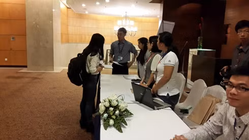 Đại diện BTC - ông Nguyễn Chí Thu đã từ chối nhiều phóng viên tham dự đại hội toàn trường (ảnh: T.P)